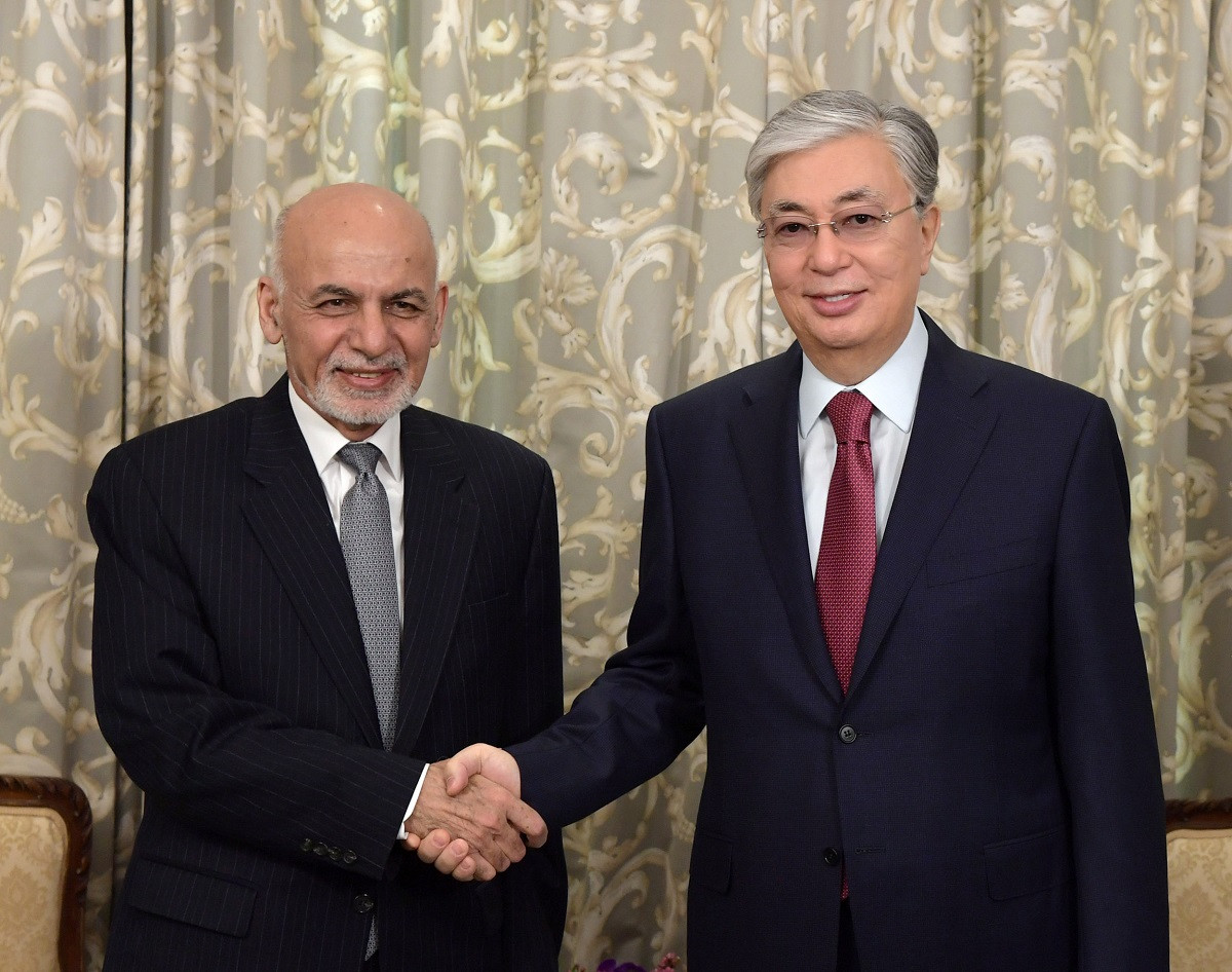 Глава государства провел встречу с Президентом Афганистана