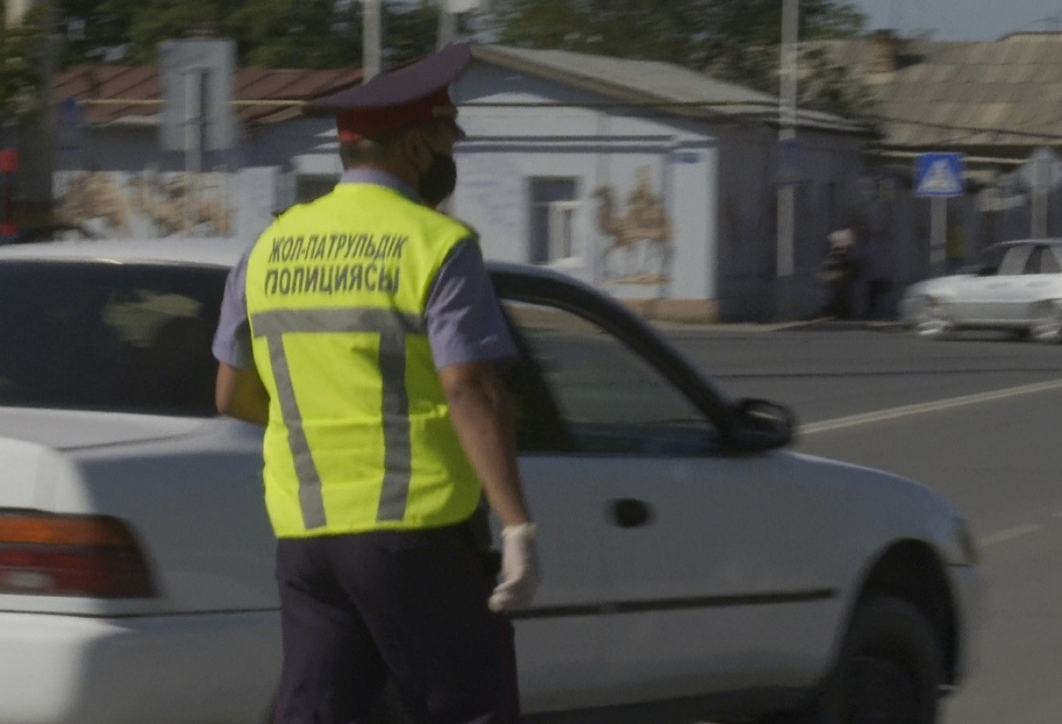 Нетрезвого водителя без прав задержали в Туркестане