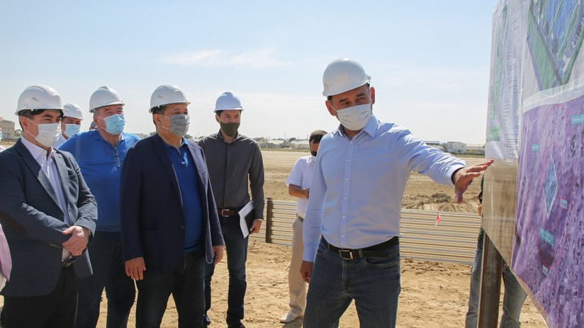 Аким Атырауской области ознакомился со строительством новой больницы в г. Кульсары