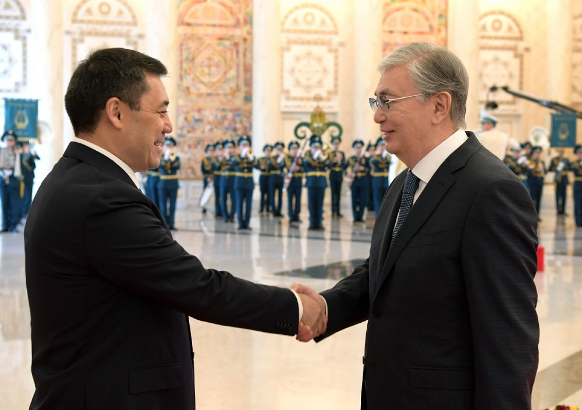 Президент Кыргызстана процитировал казахского поэта на встрече с Токаевым