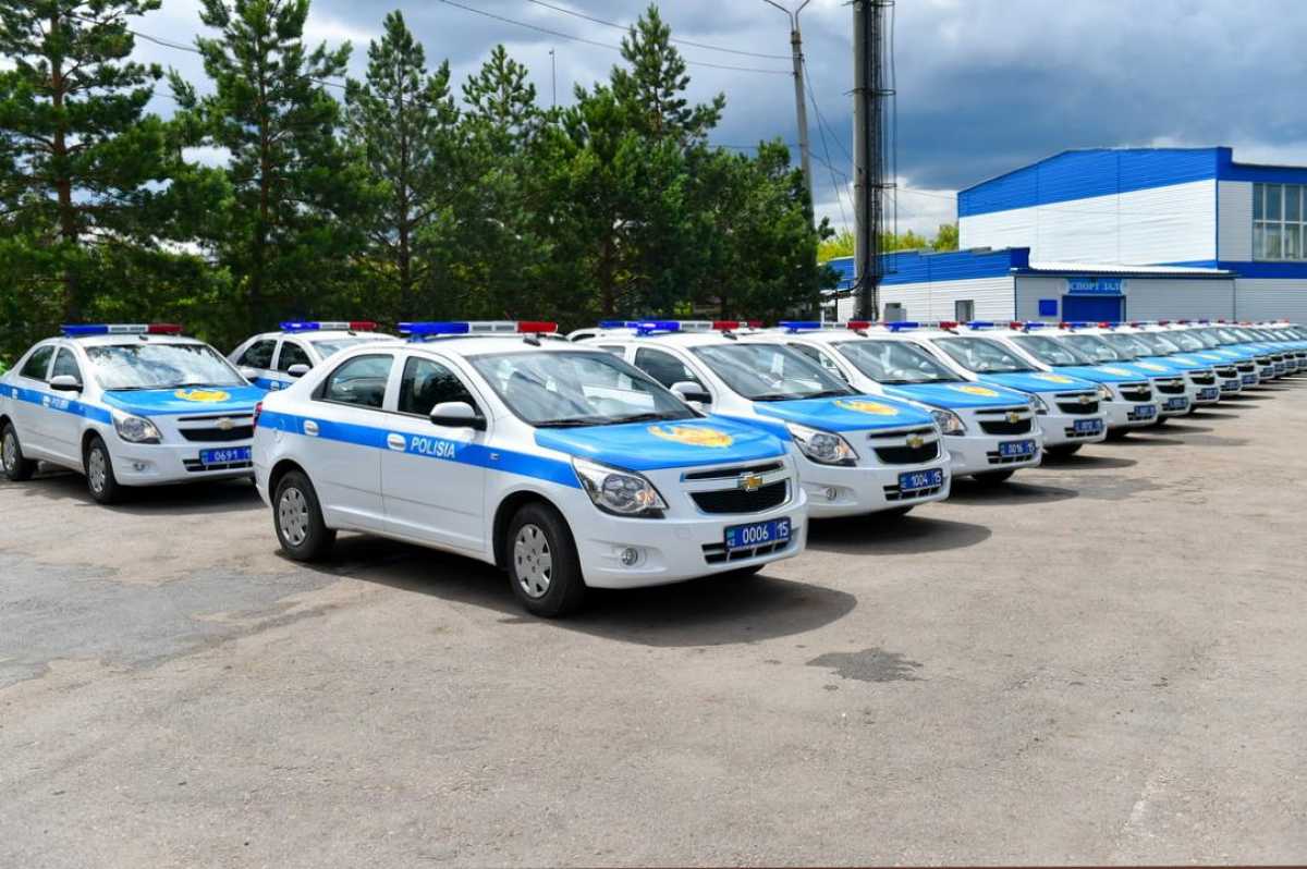 chevrolet cobalt полиция