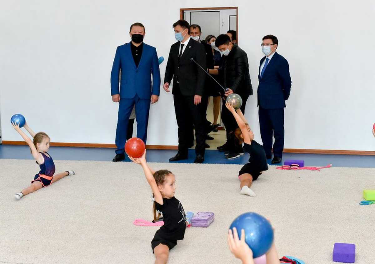 В школе открыли две спортивные секции. Спортивные секции для детей.