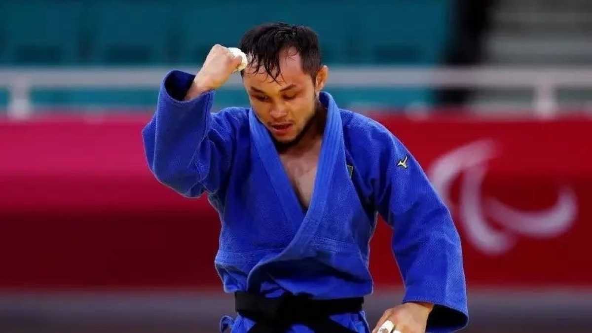 Дзюдоист Ануар Сариев завоевал серебро на Паралимпиаде-2020