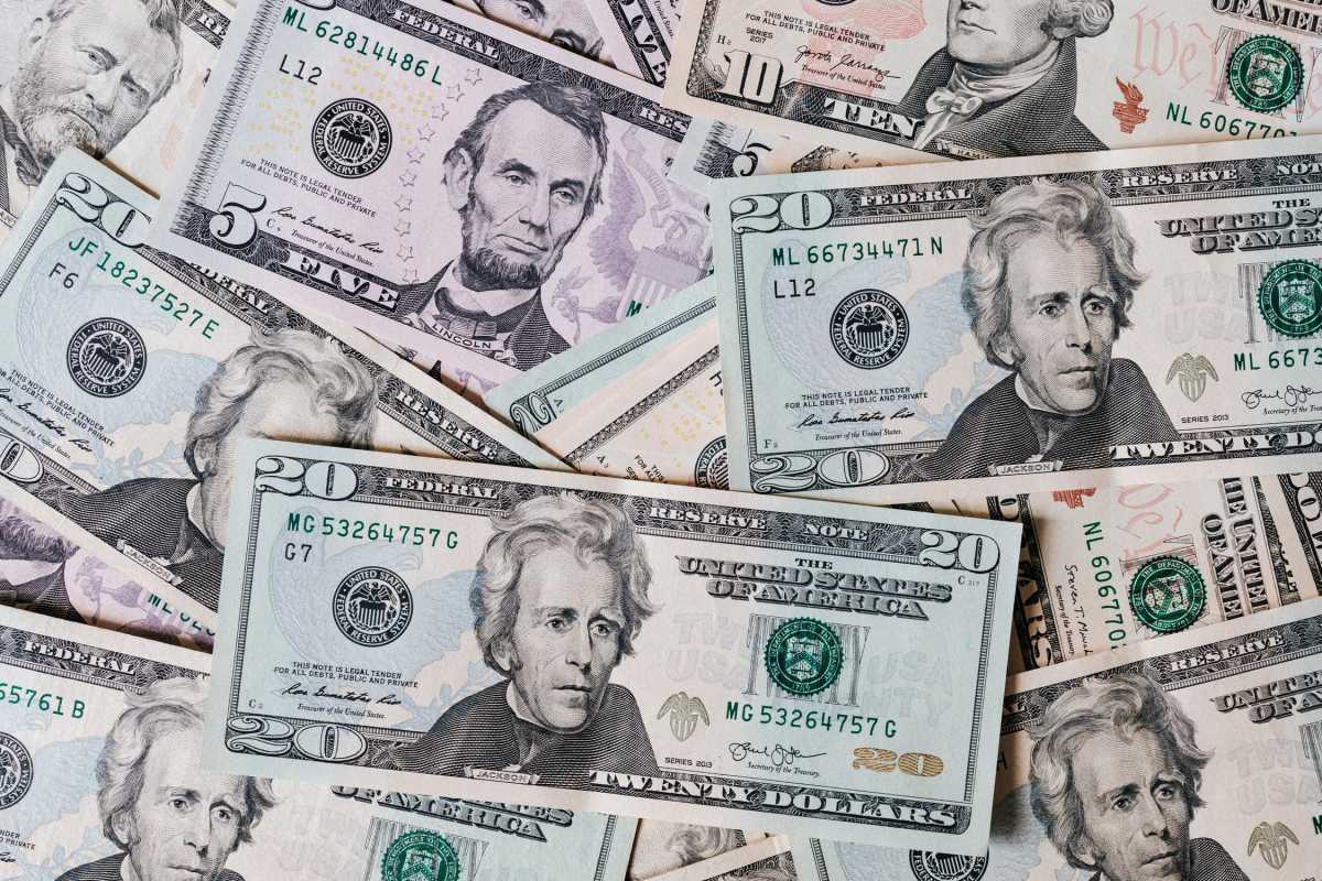 Грозит ли США дефолт и что будет с долларом и тенге