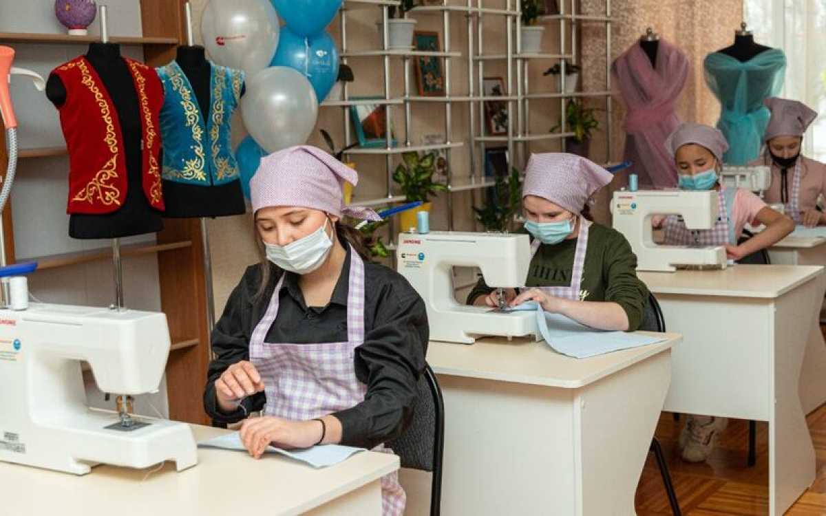 В двух детских домах Караганды открыли швейные и столярные мастерские