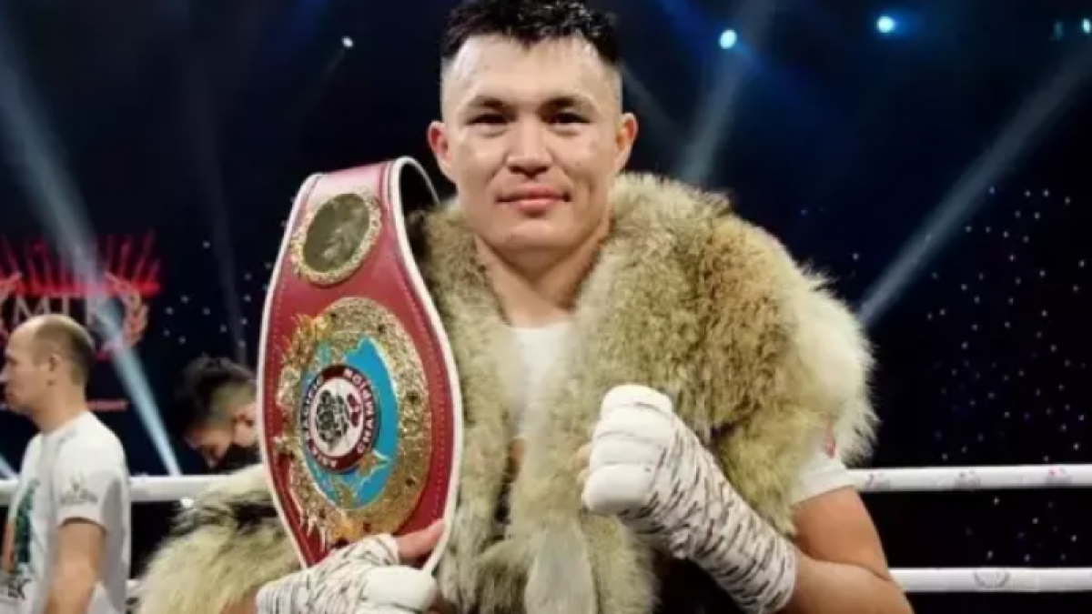 Казахстанец одержал победу над британцем и завоевал титул чемпиона WBA