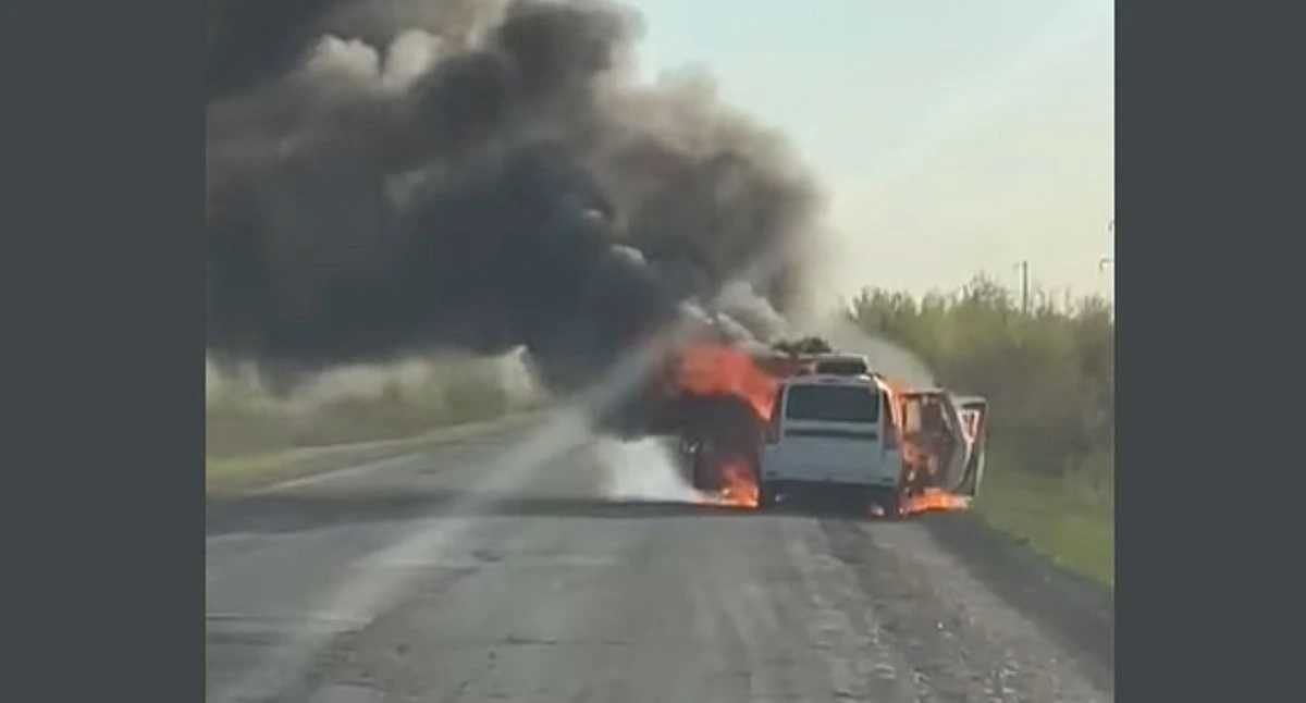 Авто сгорело на трассе в Западно-Казахстанской области