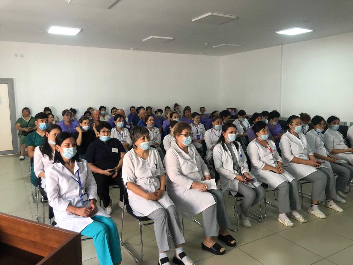 О свободе вероисповедания в Казахстане рассказали врачам городской поликлиники в Таразе