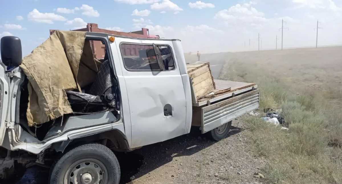 Два человека погибли, двоих госпитализировали: жуткая авария произошла в Актюбинской области