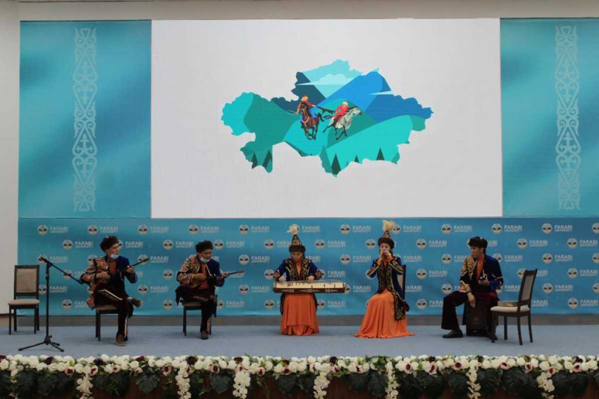 В Алматы наградили лучших молодых исполнителей кюйев