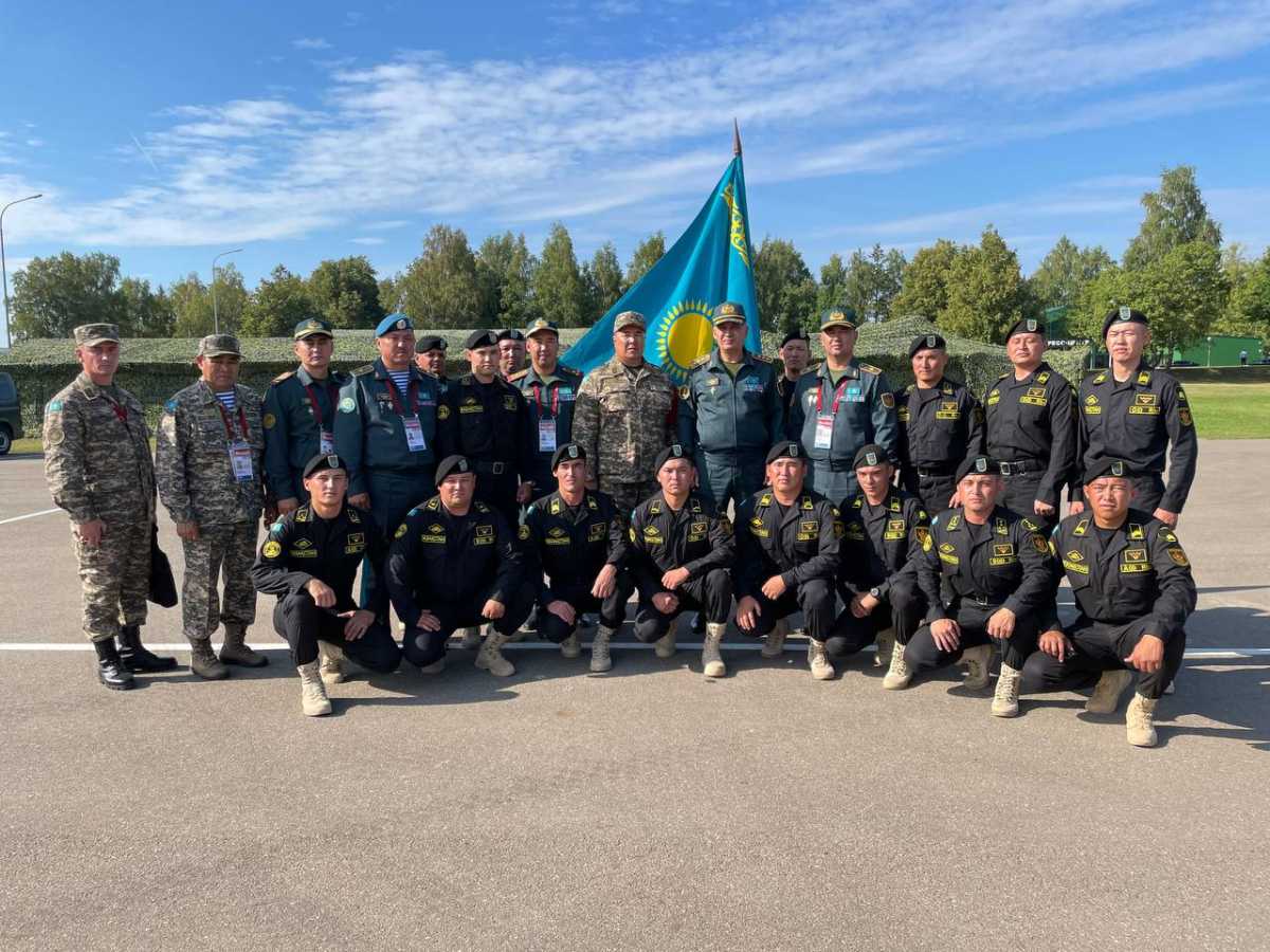 Министр обороны Казахстана совершил рабочую поездку в Москву