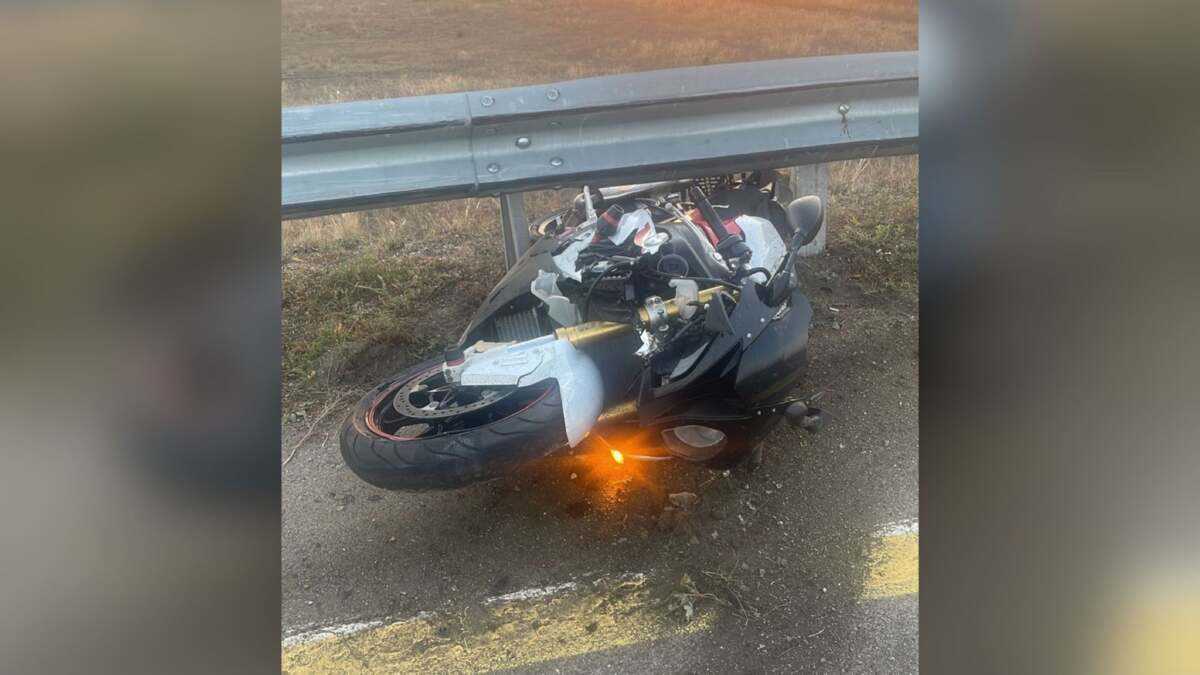 Мотоциклист разбился насмерть на трассе в Акмолинской области