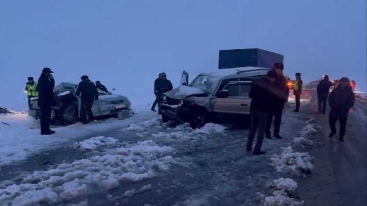 Четыре человека погибли в жутком ДТП в Алматинской области