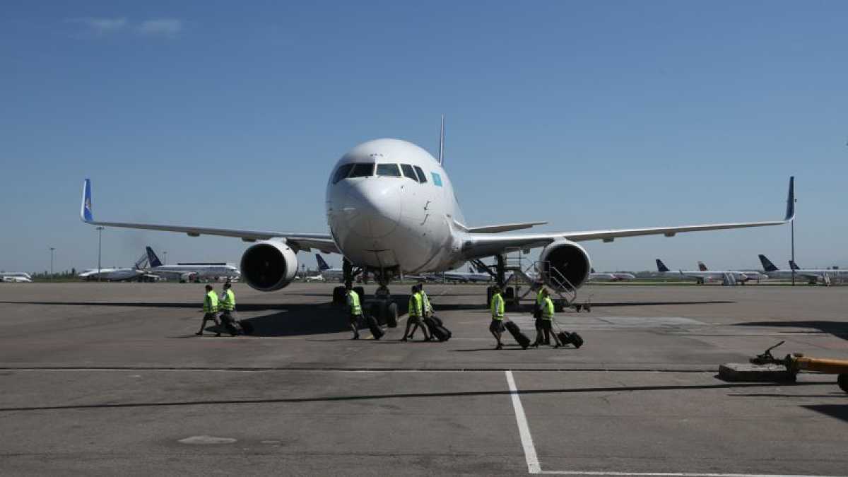 Авиабилеты в Европу для казахстанцев станут дешевле