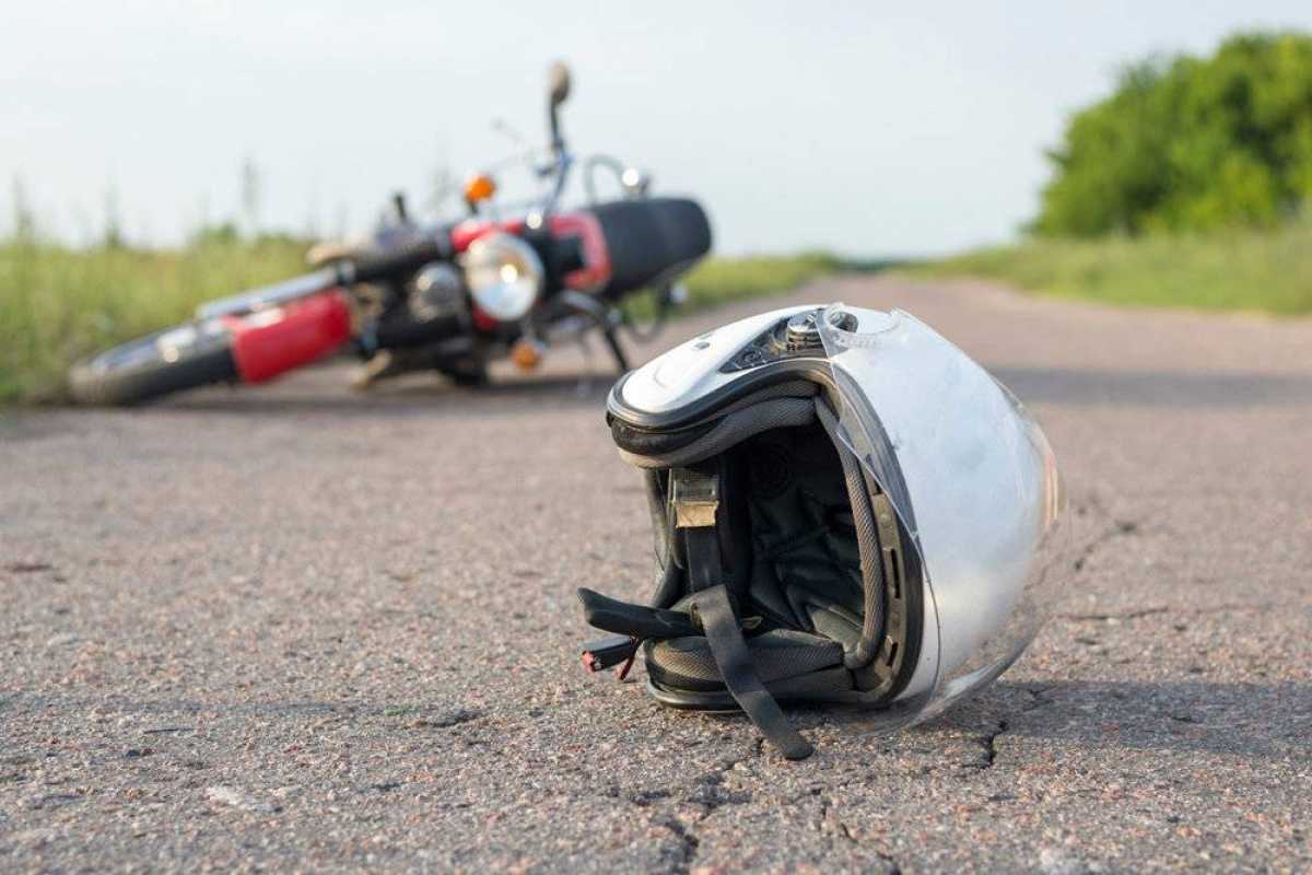 Мотоцикл опрокинулся в Актюбинской области: погиб пассажир
