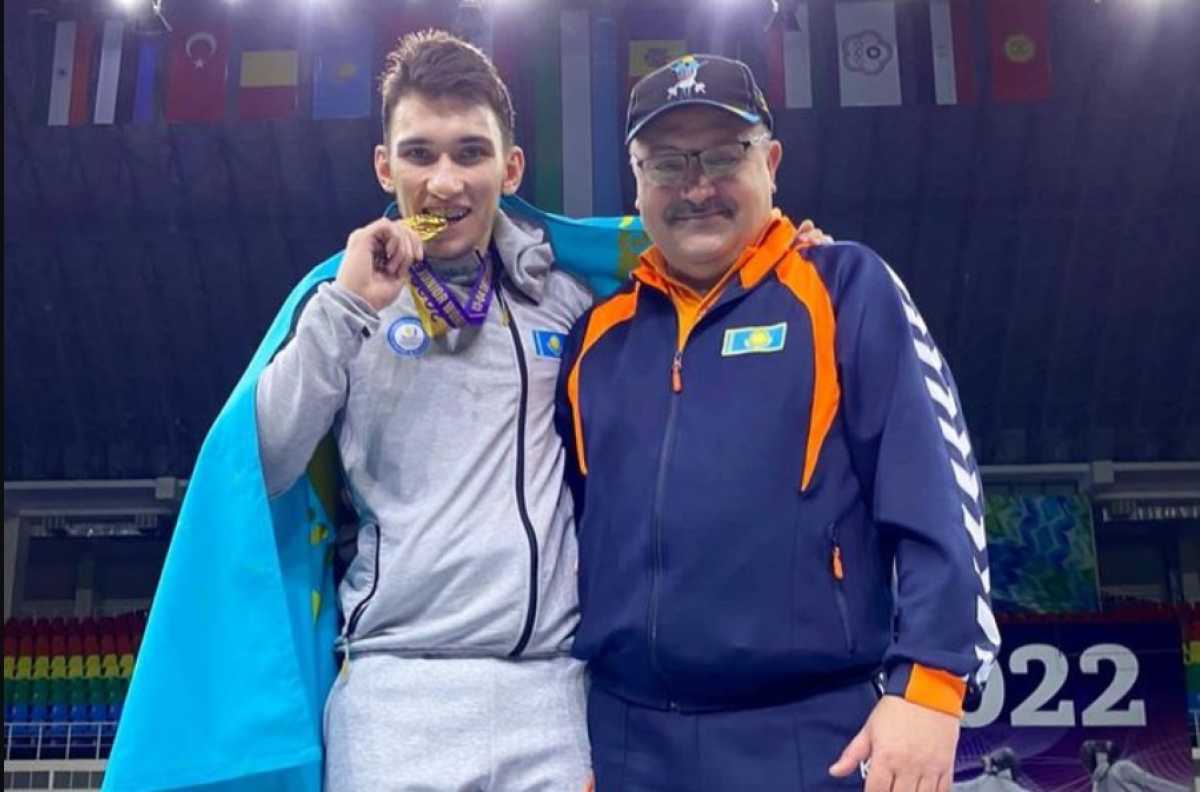 Казахстанец завоевал золото на Кубке мира по фехтованию на шпагах