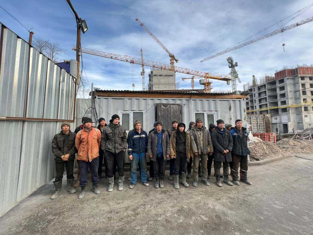 «Работали за 250 тысяч тенге»: нелегалы из Узбекистана рассказали, что привлекло их в Алматы