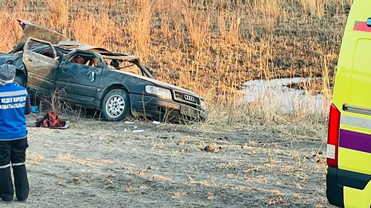 ДТП в Жетысуской области: один человек погиб, двое травмированы