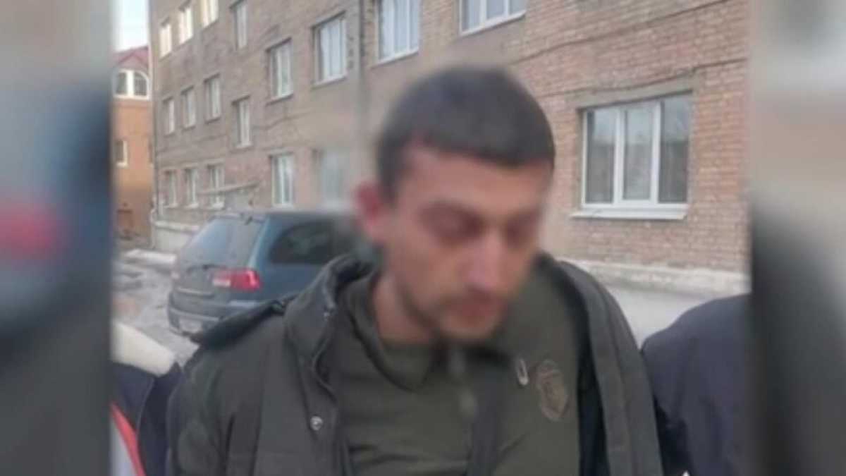 Мужчина зарезал гинеколога, лечившего его жену