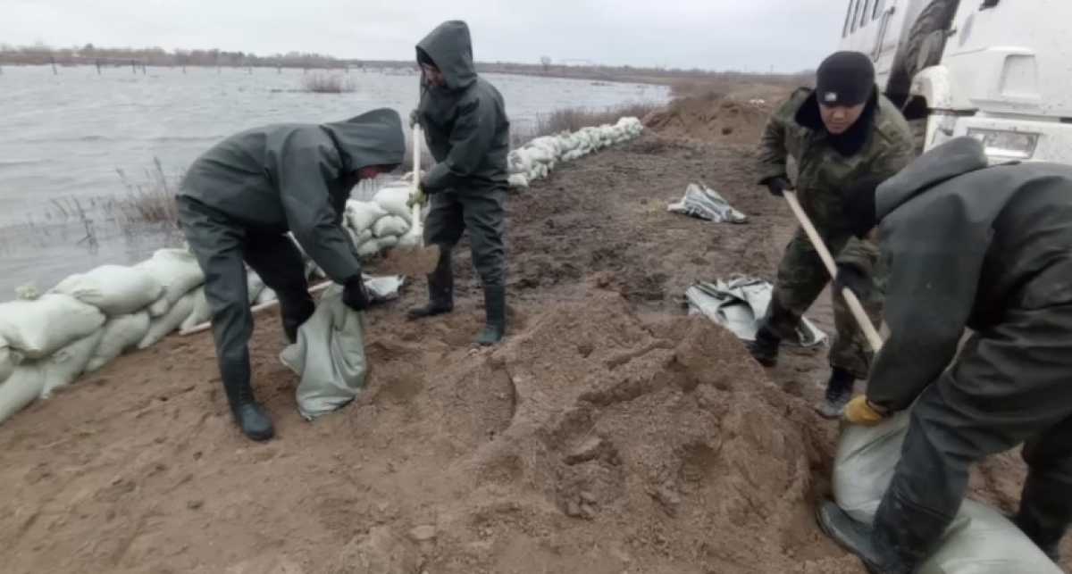 В Западно-Казахстанской области продолжается борьба с паводками - МЧС РК