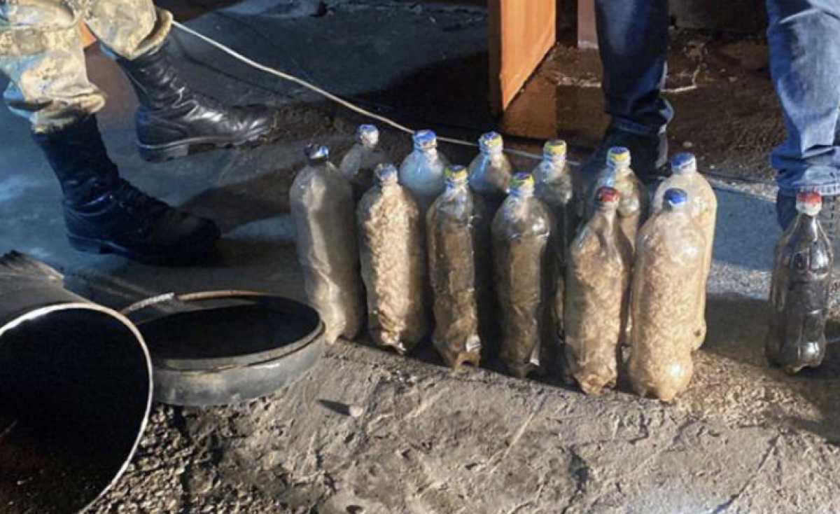 Спрятанные в топливном баке наркотики пытались провезти в Казахстан
