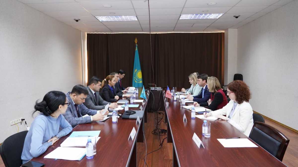 В МИИР РК обсудили вопросы развития и укрепления сотрудничества между Казахстаном и США