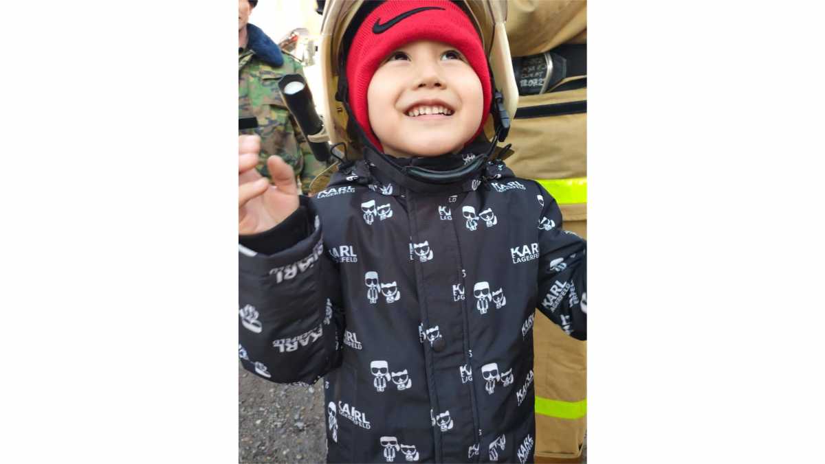 В Усть-Каменогорске пожарные исполнили мечту 5-летнего мальчика