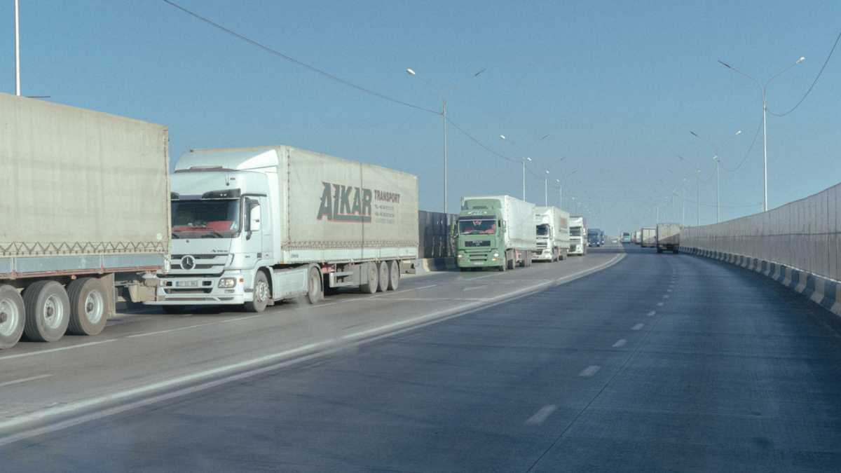 В МИИР ответили на информацию касательно причин очереди фур на казахстанско-китайской границе