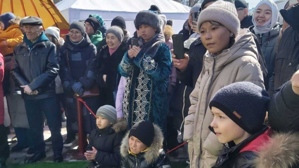 Поднять барана 110 раз удалось карагандинцу во время Наурыза