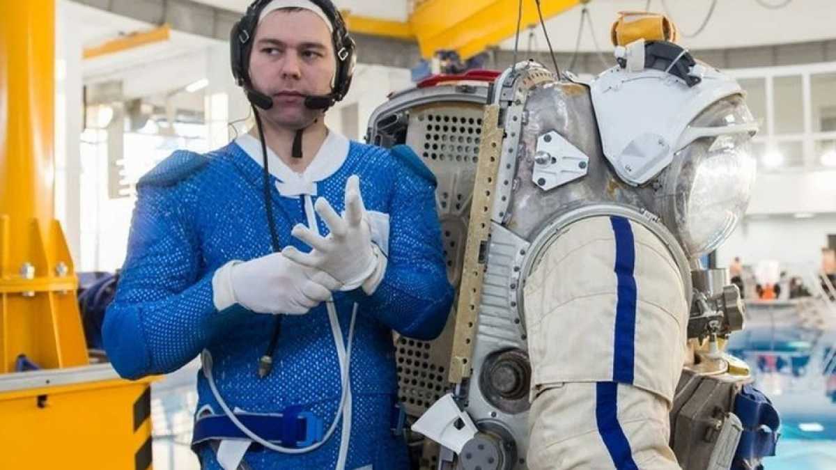 Космонавт Дмитрий Петелин поздравил казахстанцев с орбиты Земли