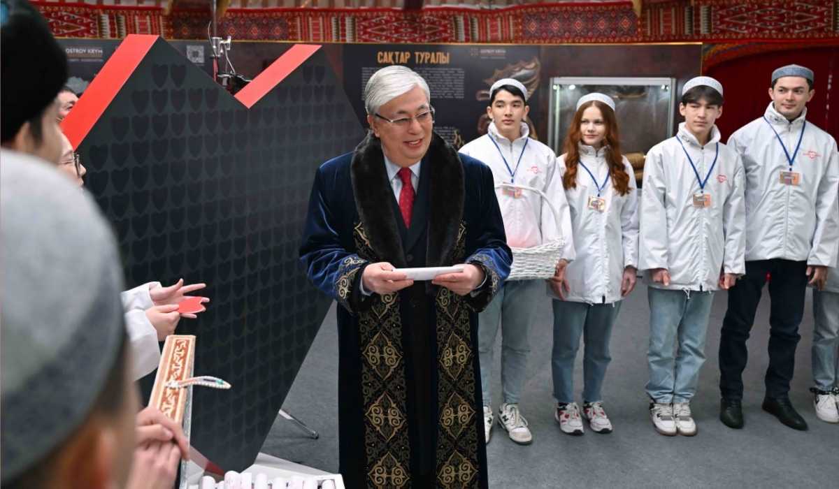 Токаев принял участие в благотворительной акции «Жүрек жылуы»