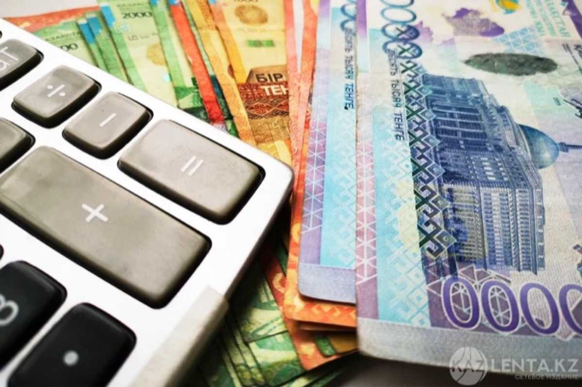 Смаилов поручил повысить зарплаты с учётом инфляции