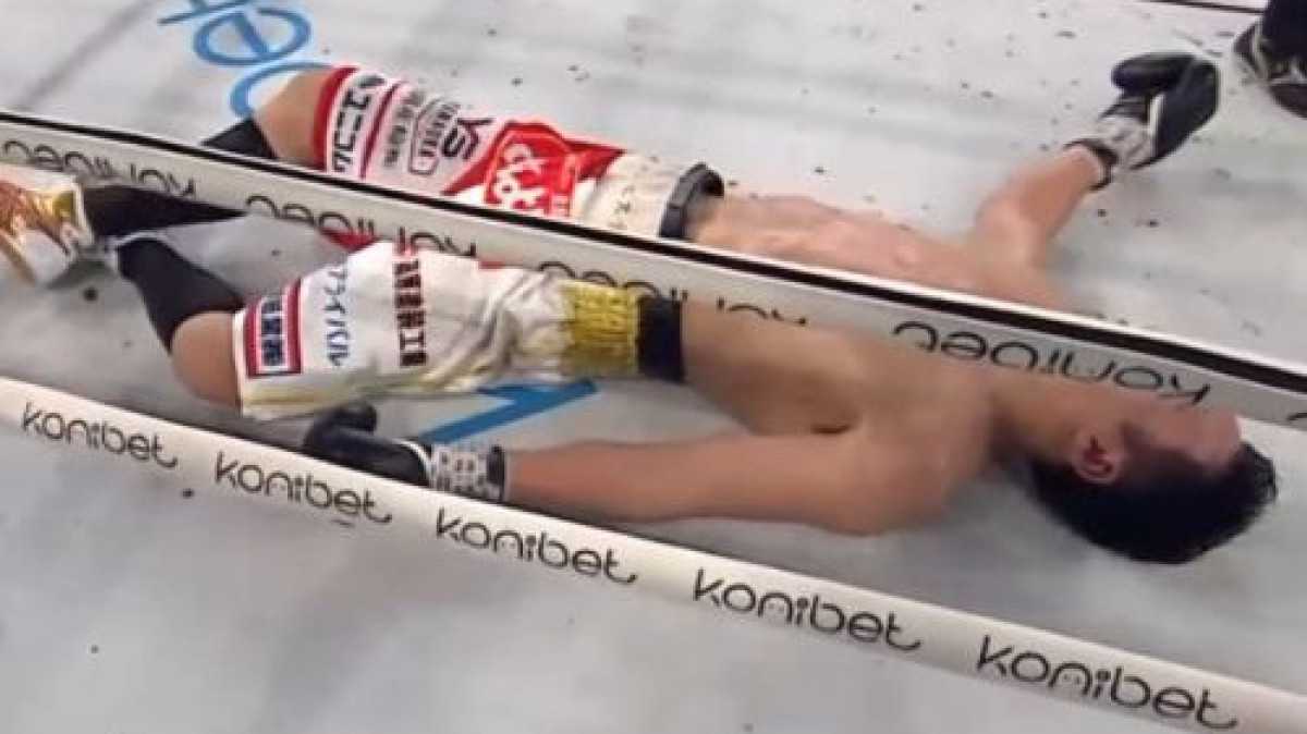 Страшным нокаутом закончился бой казахстанца с японцем