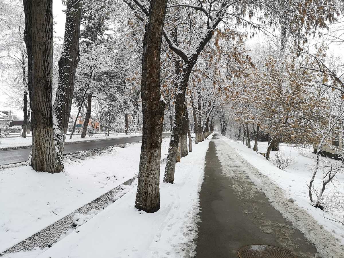 В Астане и 14 областях Казахстана объявлено штормовое предупреждение