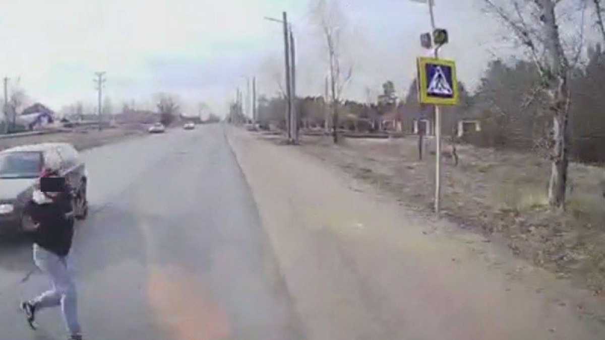 В Петропавловске автобус сбил 16-летнюю девушку, перебегавшую дорогу