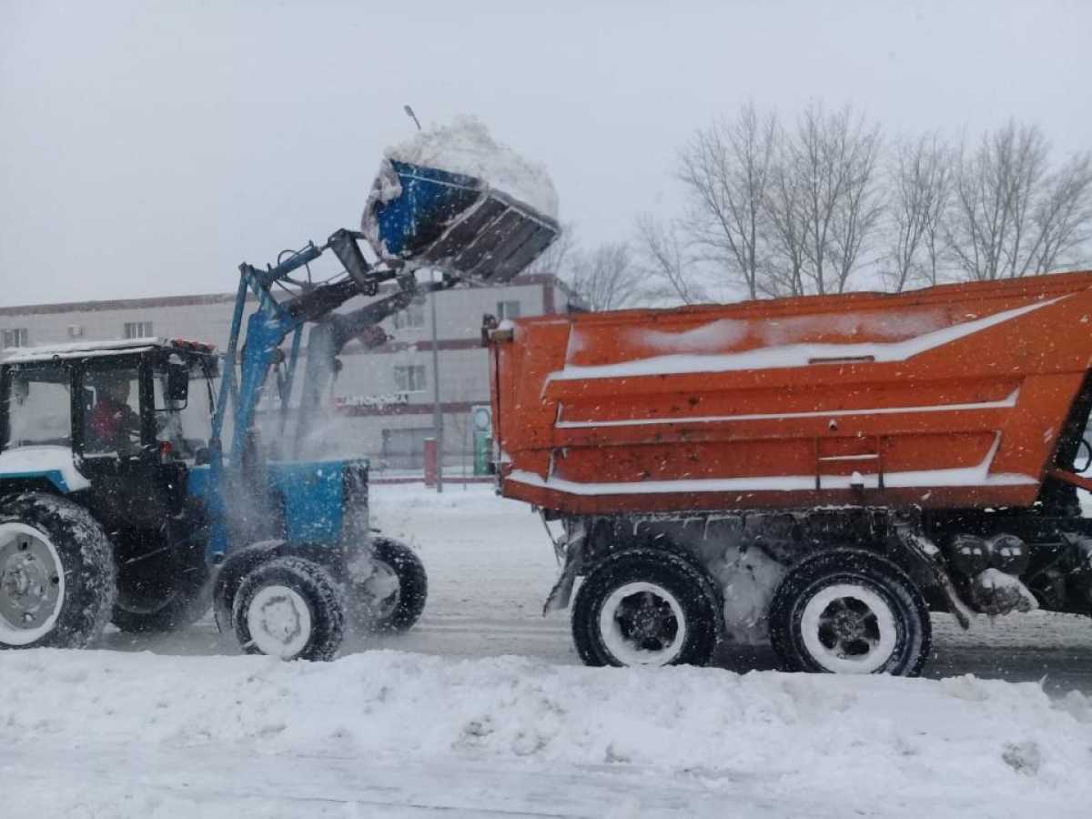 Более 5,5 тыс. грузовиков снега вывезли из столицы за три дня