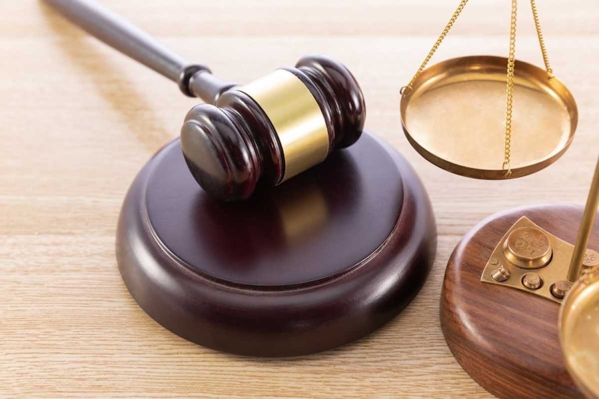 В Акмолинской области студента колледжа осудили на 10 лет за закладку мефедрона