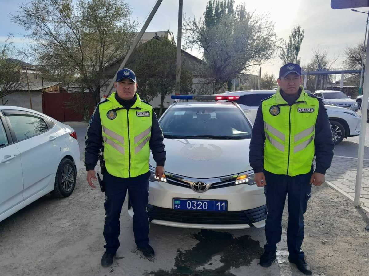 Полицейские спасли двух подростков из пожара в Кызылорде