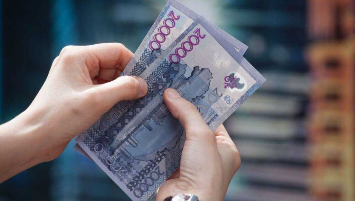 Казахстанец распечатал деньги на цветном принтере и расплачивался ими на АЗС