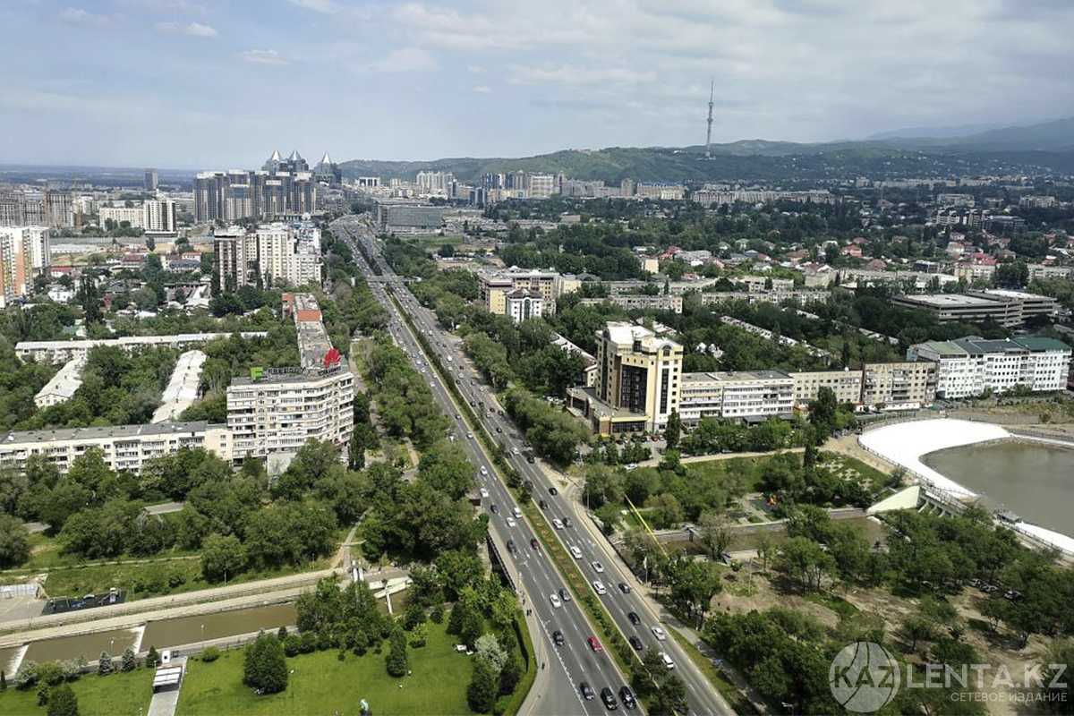 Деньги за оплату парковки в Алматы поступают на арестованные счета