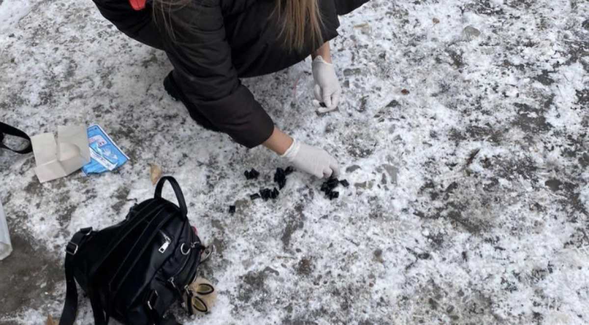 20-летнюю подозреваемую в закладке психотропных веществ задержали в Караганде