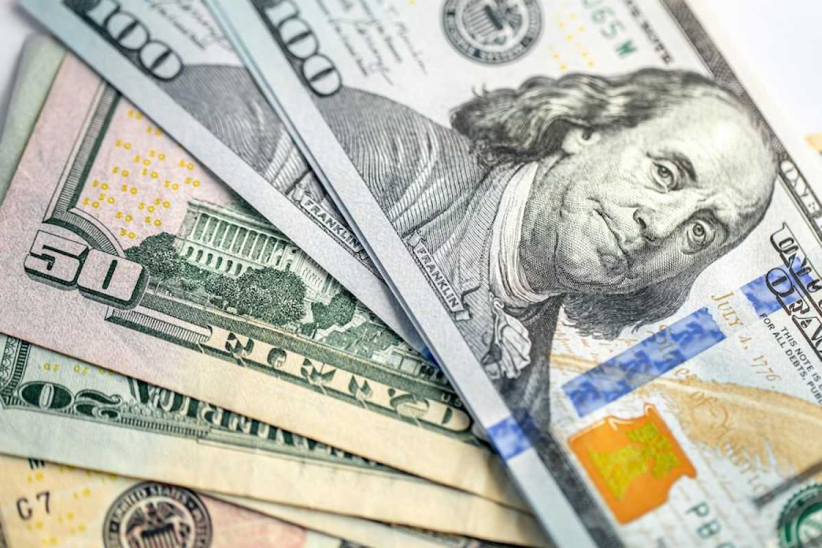 Доллар подорожал на 2,5 тенге