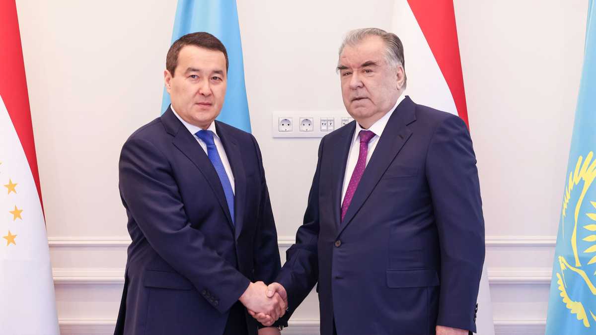 Смаилов провёл встречу с Президентом Таджикистана