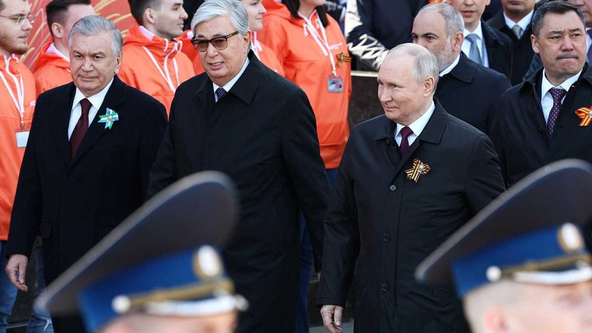 Касым-Жомарт Токаев участвует в параде Победы в Москве