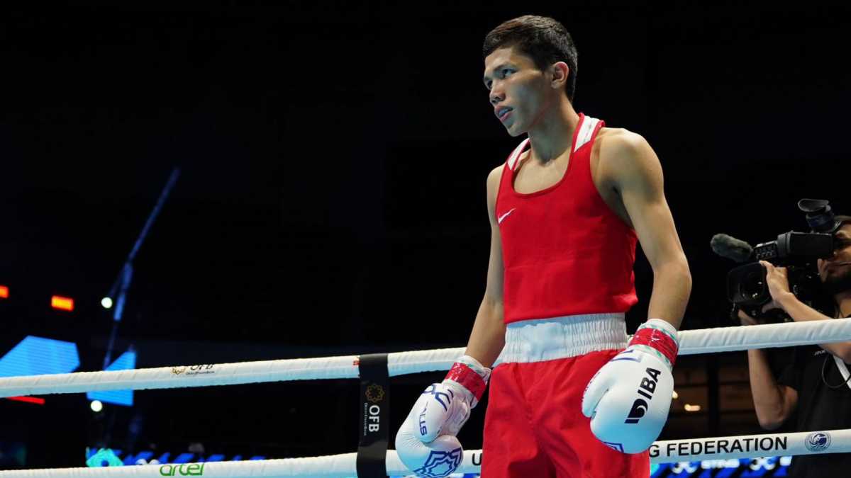 19-летний казахстанец завоевал «золото» чемпионата мира по боксу в Ташкенте