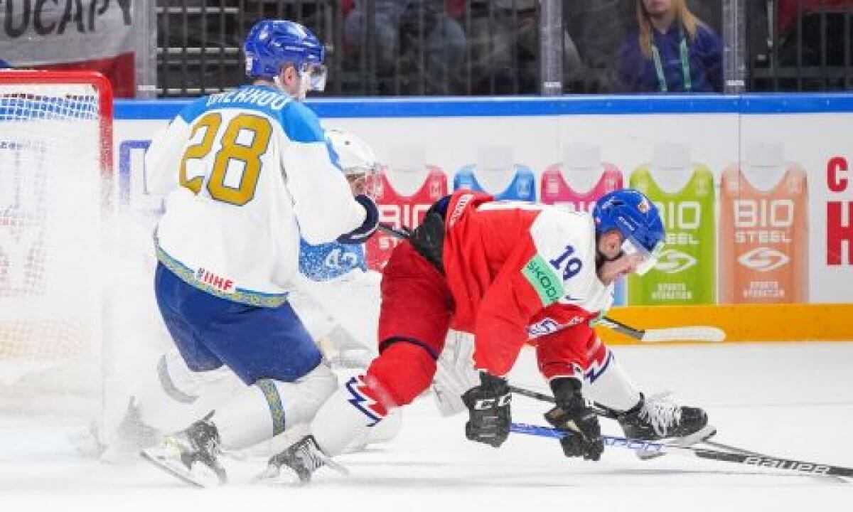 Казахстанцы потерпели ощутимое поражение на чемпионате мира по хоккею в Риге