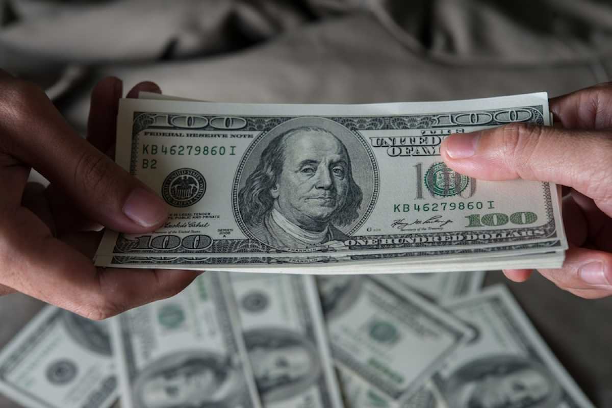 Доллар резко подорожал почти на 4,5 тенге