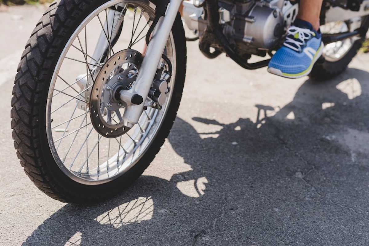 Подросток на мотоцикле сбил 3-летнего ребёнка в Карагандинской области