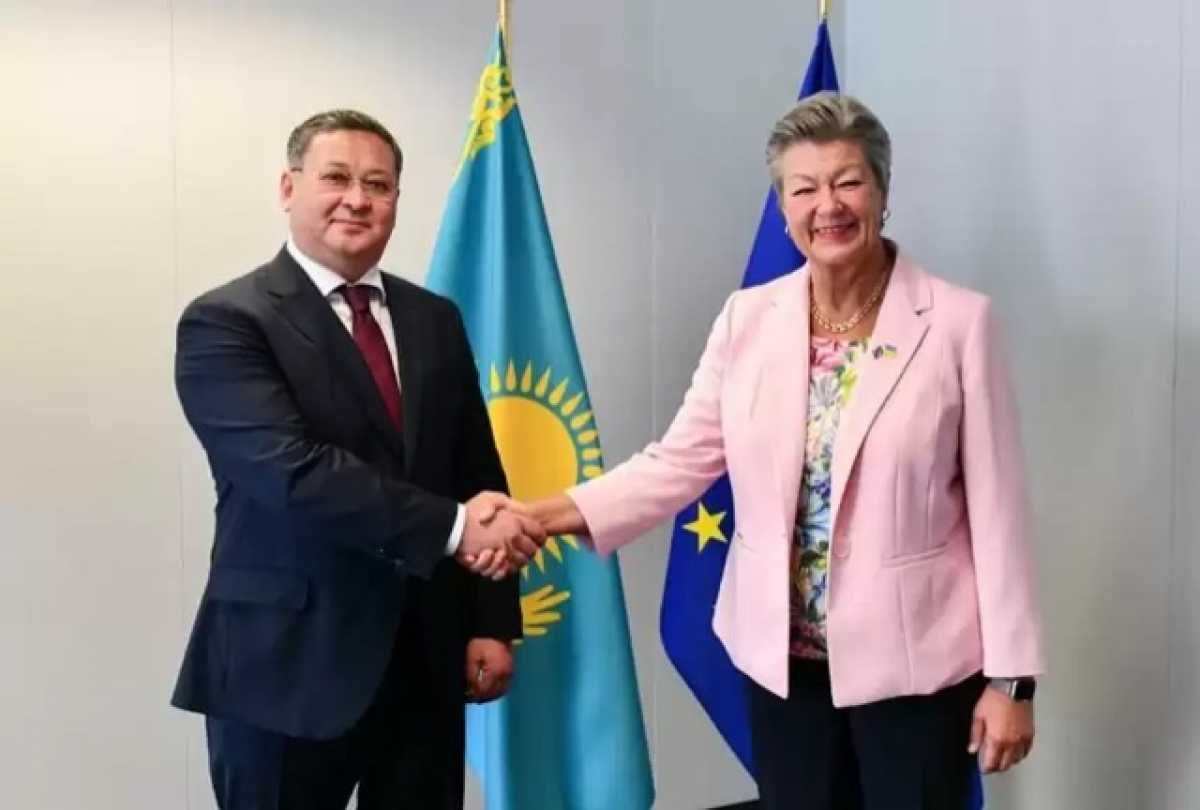 Казахстан и ЕС начинают официальные консультации об облегчении визового режима для граждан РК