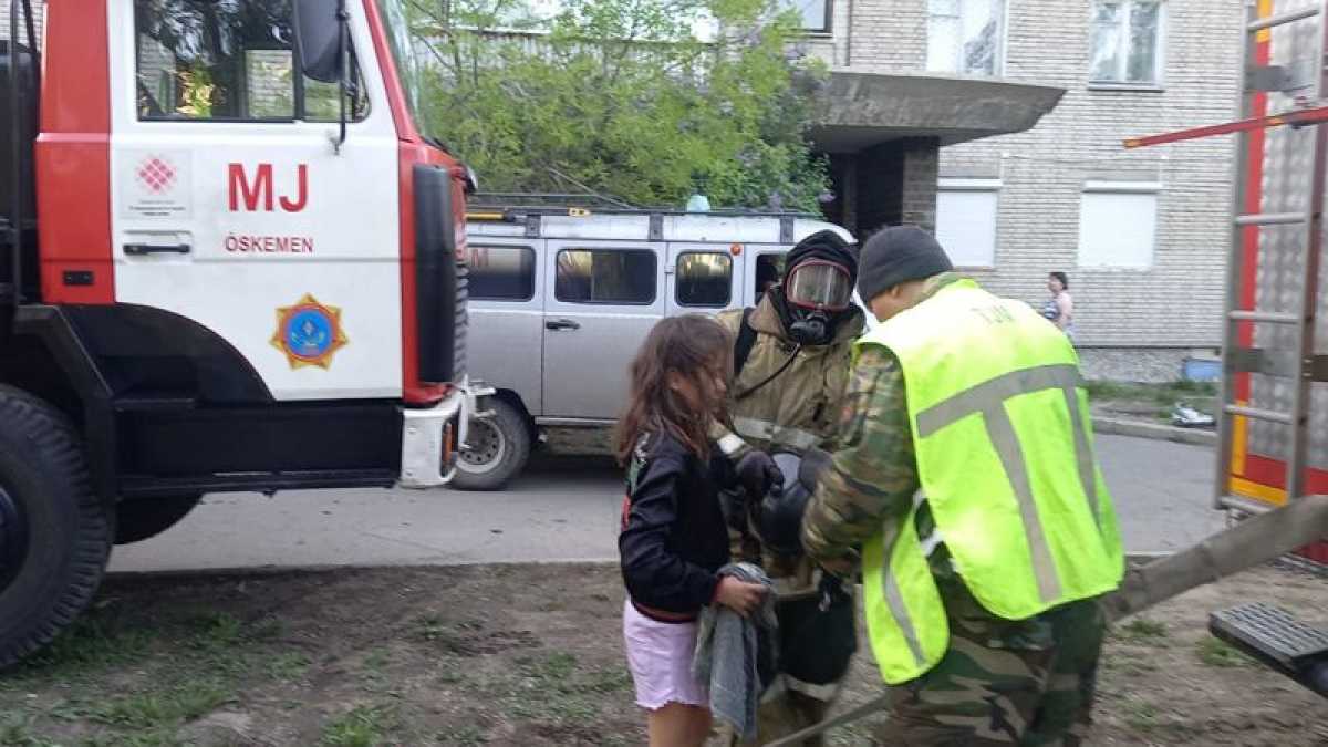 Крупный пожар в Усть-Каменогорске: госпитализированы двое детей